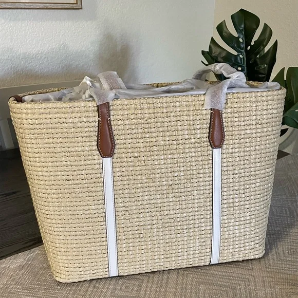 New , Authentic Tory Burch bag - Picture 8 of 13